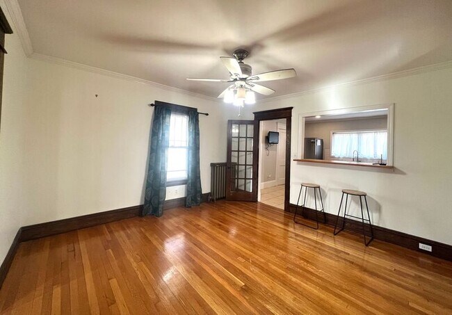 Building Photo - 672 Sumner Ave