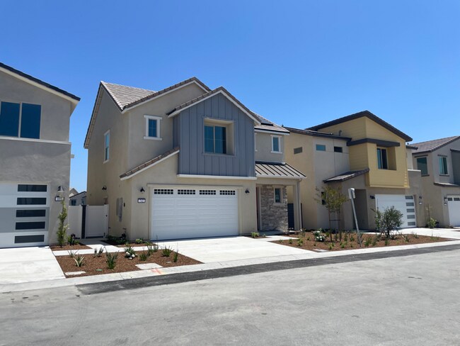 Building Photo - 742 Longhorn Way
