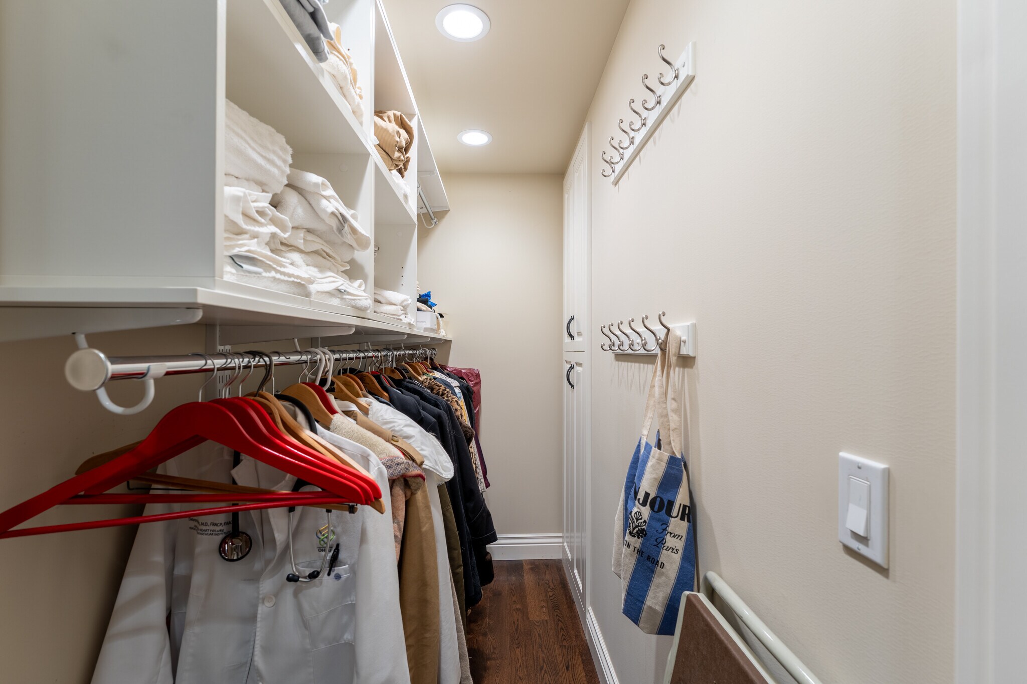 Building Photo - 2744 SW Sherwood Dr