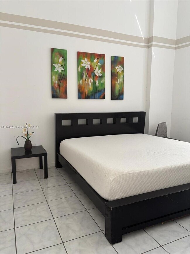 Building Photo - 18800 NE 29th Ave