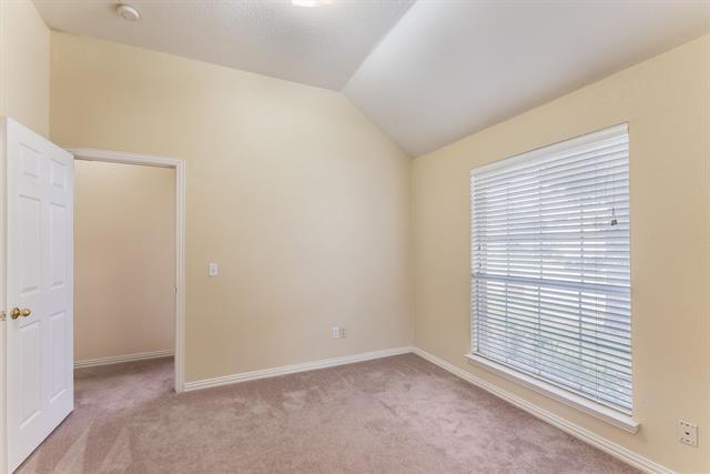 Building Photo - 2832 Bluffview Dr