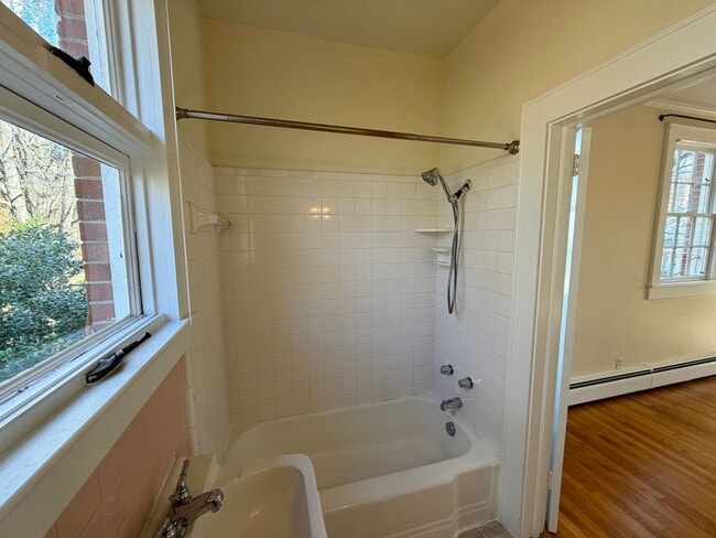 Building Photo - Mitchell College Historic District - 3BR / 4BA