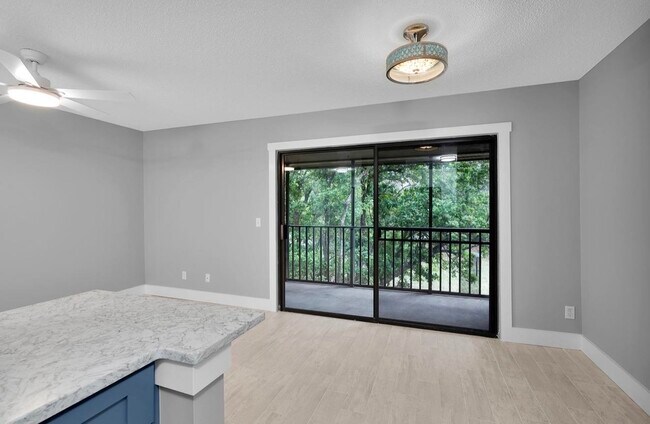 Building Photo - 30 Catalonia Ct