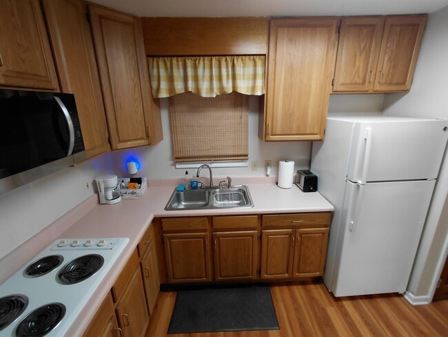Building Photo - 2306 Escambia Dr