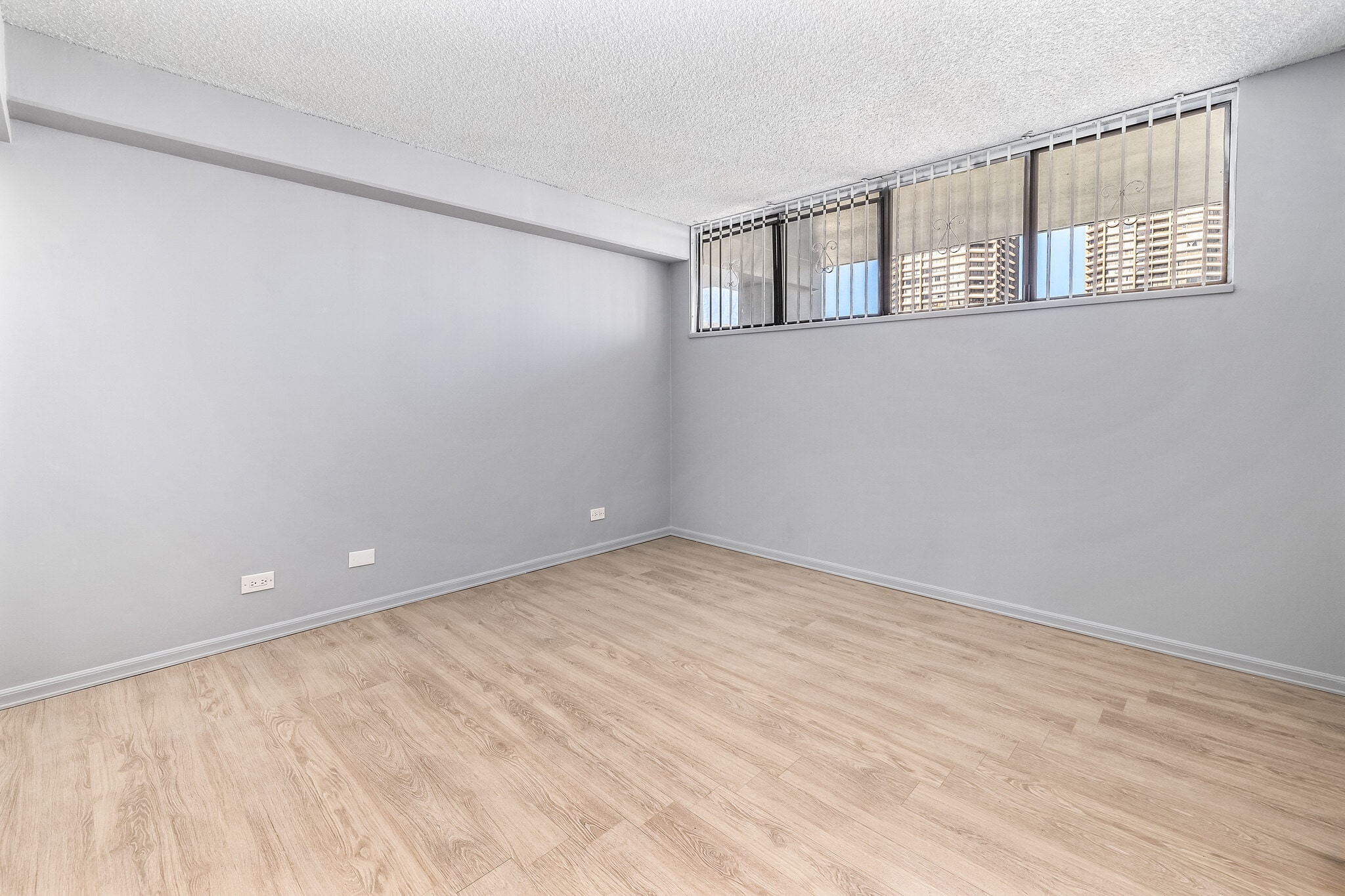 Building Photo - 1860 Ala Moana Blvd