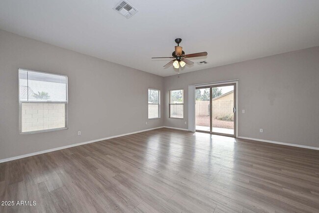 Building Photo - 17149 W Saguaro Ln