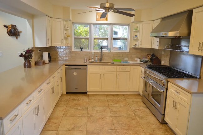 Building Photo - 9 Waterberry Cir