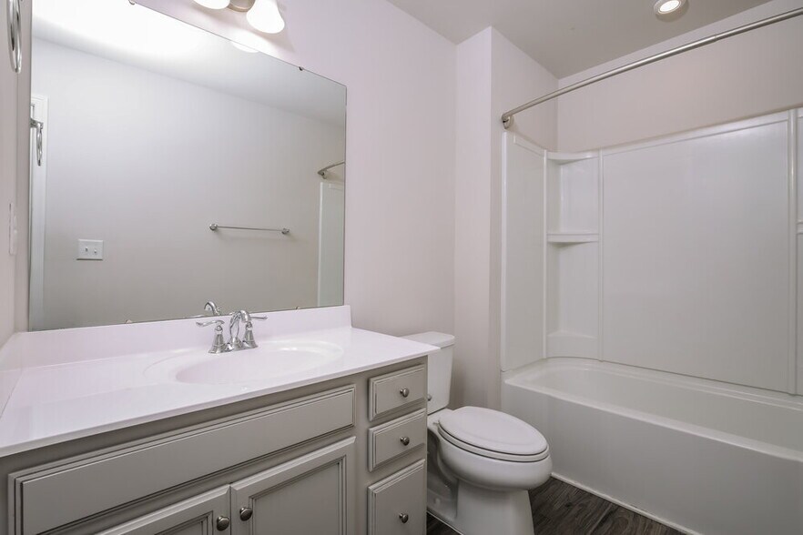 Building Photo - 1728 Ripley Woods St