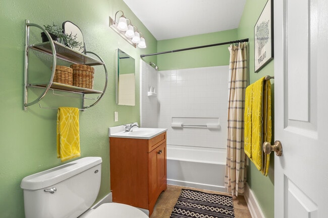 Building Photo - 9648 N Central St