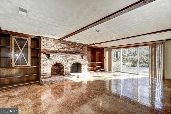 Building Photo - 4910 Hillbrook Ln NW