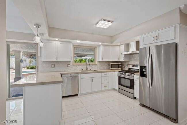 Building Photo - 2100 Westlund Dr