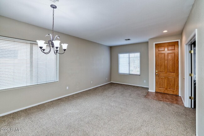 Building Photo - 844 E Indian Wells Pl