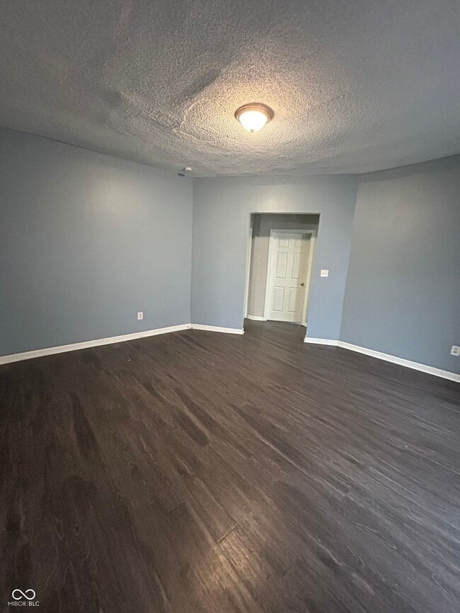 Primary Photo - 14 N Euclid Ave