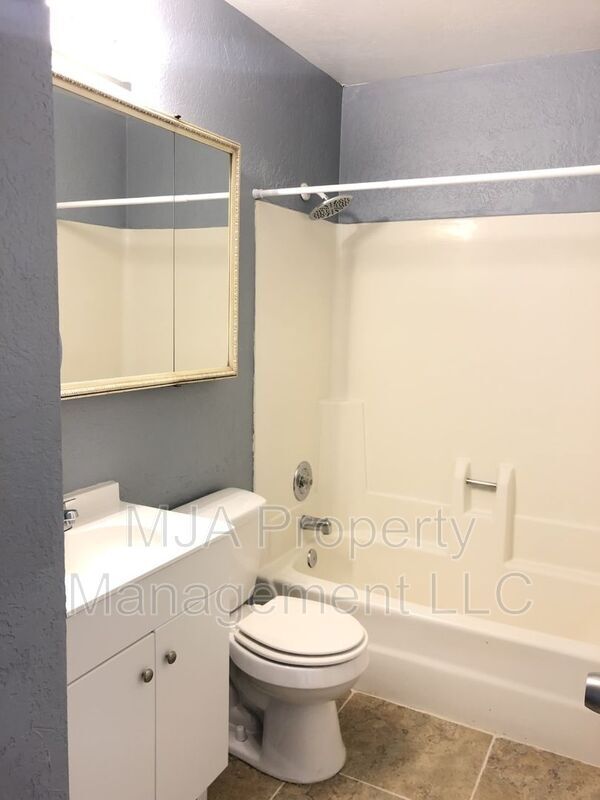 Building Photo - 5943 Lodestone Ave