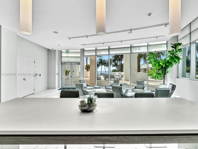 Building Photo - 3535 S Ocean Dr