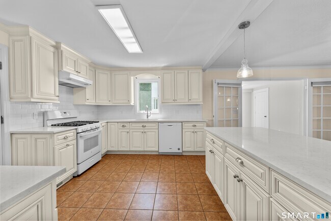 Building Photo - 41 Grasso Terrace