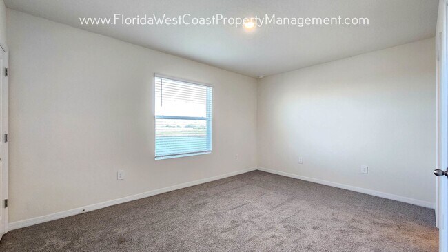 Building Photo - SPACIOUS STAR FARMS 3 BEDROOM/2.5 BATH TOWNHOME PRE-LEASING FOR APRIL 2026!