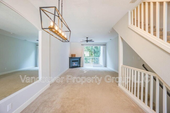 Building Photo - 8717 NE 17th St