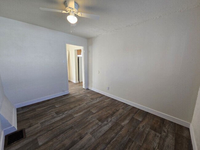 Building Photo - Northside Spokane! Available Now! Move In ...