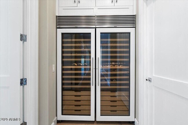 Building Photo - 10074 E Flathorn Dr