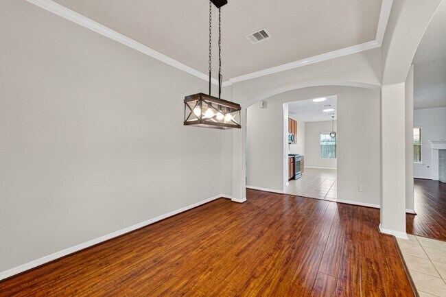 Building Photo - 6118 N Fawnlake Dr