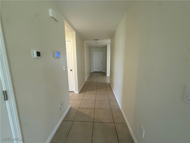 Building Photo - 1108 NE 36th Ln