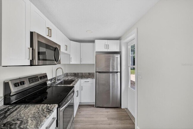 Building Photo - 5419 Oceanic Rd