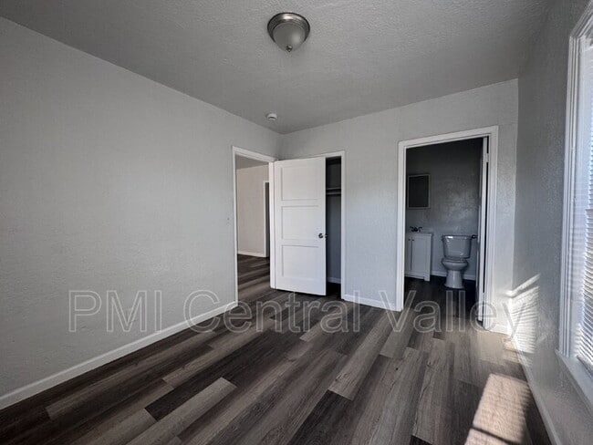 Building Photo - 1112 Barberry Ln