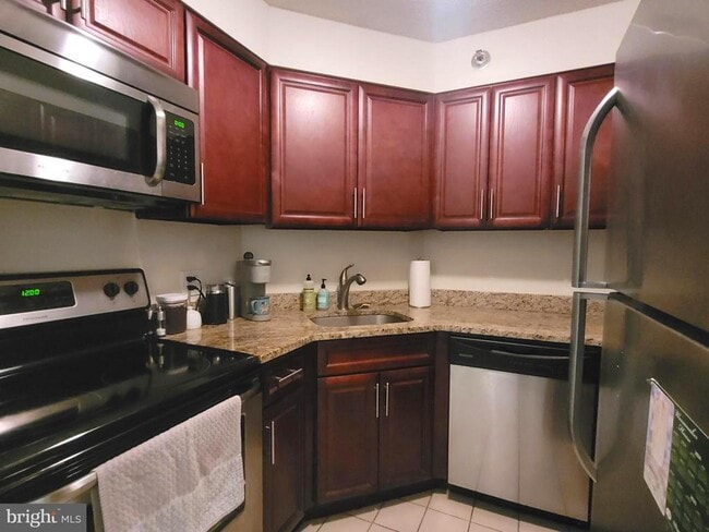 Building Photo - 2020 Walnut St