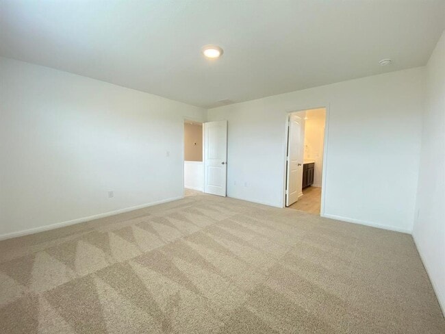 Building Photo - 225 Saide St