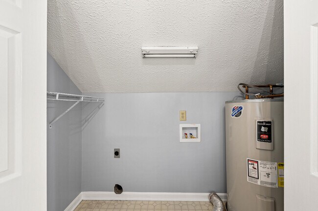 Building Photo - 1105 Jonestown Ln
