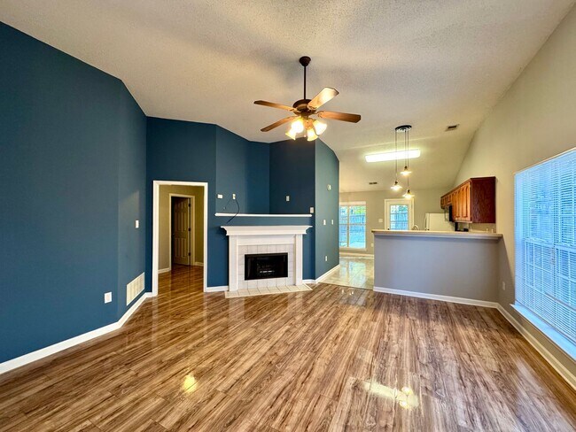 Building Photo - 639 Burton Ln
