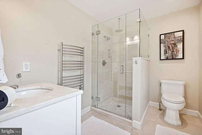 Building Photo - 6717 44th Ave