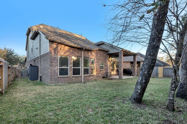 Building Photo - 18418 Hounds Lake Dr