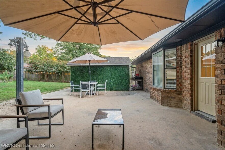 Building Photo - 3021 S 96th St