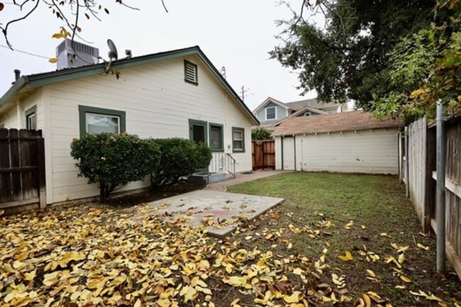 Building Photo - Available Now – Downtown Winters Bungalow