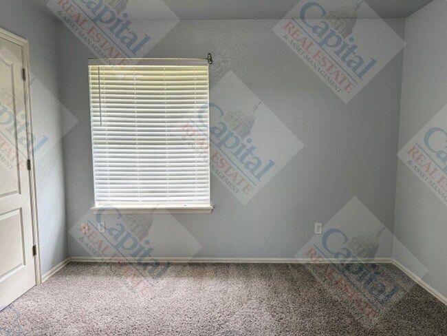 Building Photo - 1720 Briarcreek