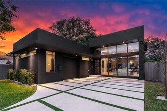 Building Photo - 400 NW 49th St