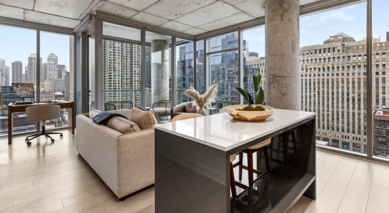 Building Photo - 331 W Illinois St