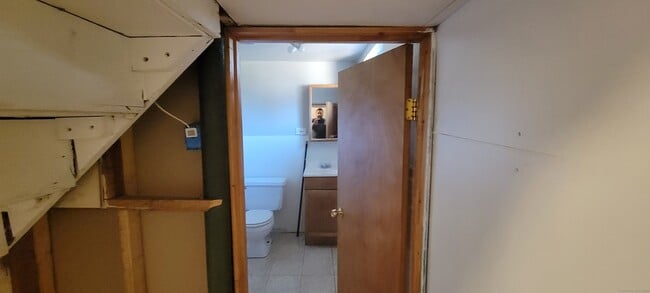 Building Photo - 87 Ellington St