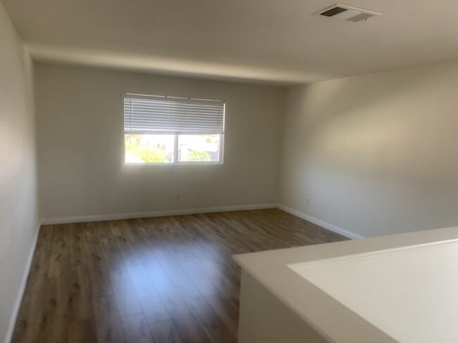 Building Photo - 4 bed 2.5 bath Beautiful Sycamore Creek house in Corona for lease