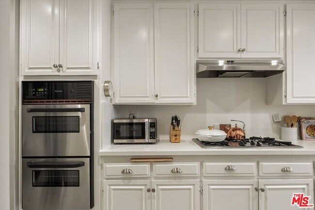 Building Photo - 1338 Harvard St