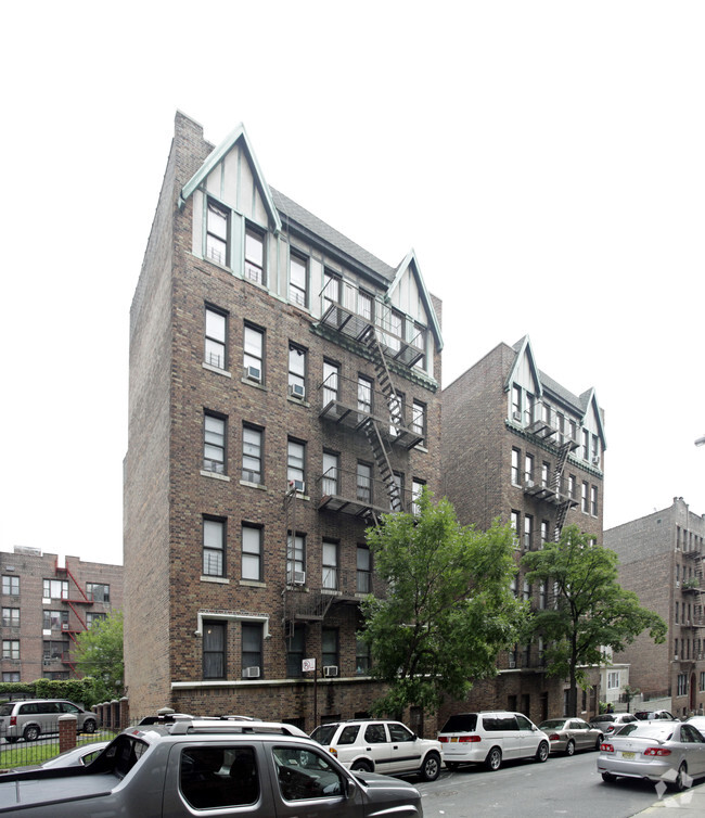 Building - 225 East 202nd Street