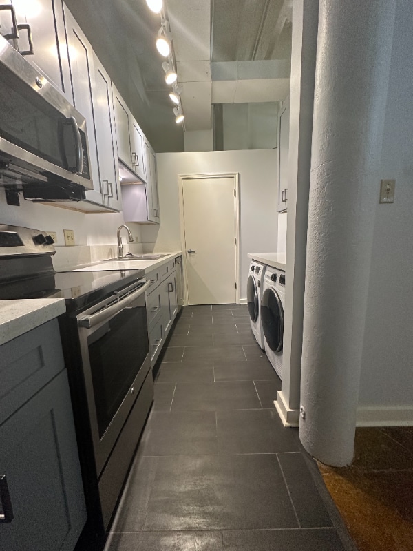 Building Photo - 1401 Scott St