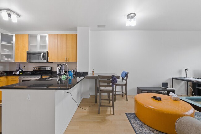 Building Photo - 26 Ave at Port Imperial