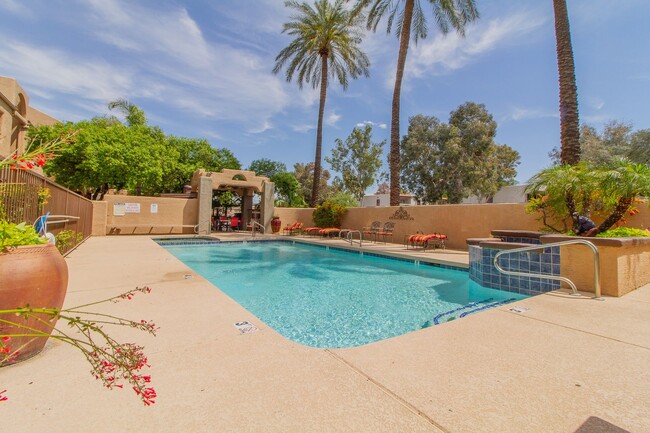 Building Photo - * COMING SOON * Great 2 bed/2 bath Condo i...