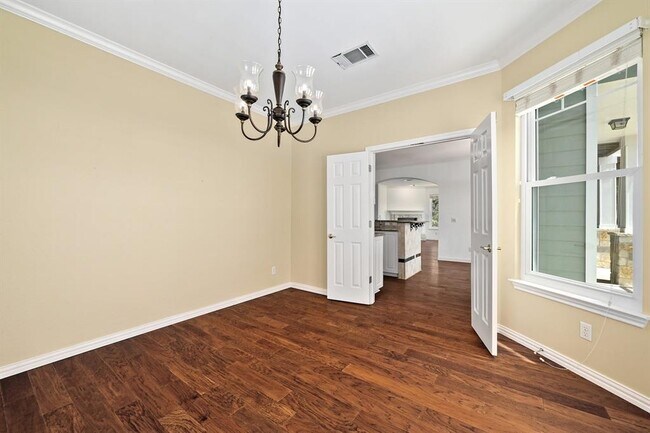 Building Photo - 14425 Evergreen Cove