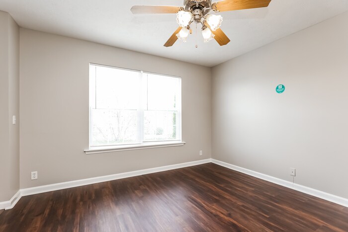 Building Photo - 7904 Rainey Dr