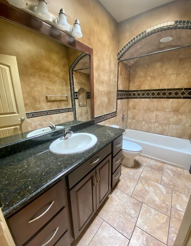Building Photo - 4226 Tres Ninos Dr