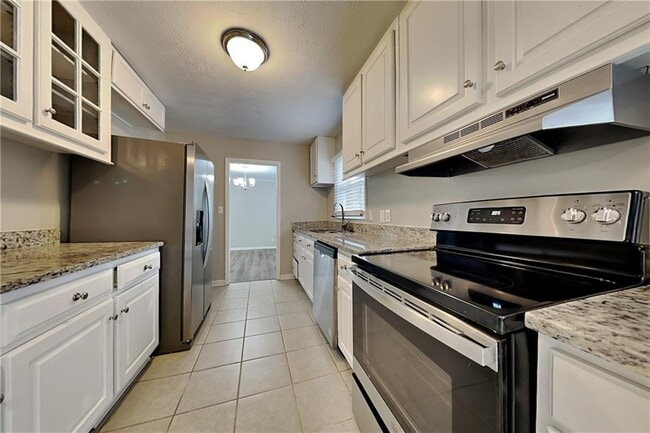 Building Photo - 2779 Lanier Dr